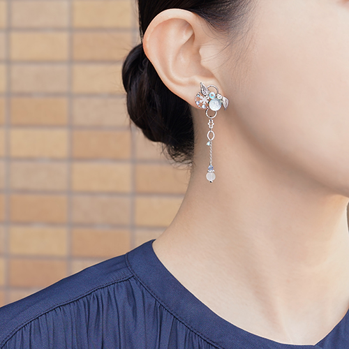 SCOTICSピアス✴︎真珠を抱える天使 SCOTICSピアス✴︎真珠を抱える天使
